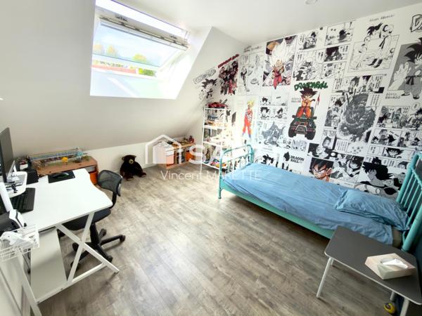 Posez vos valises dans cette élégante maison connectée avec jardin, piscine et terrasse