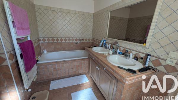 Maison à vendre 5 pièces 146 m² Léognan