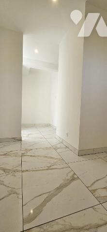 Maison Neuve - 5 chambres - 5 salles d'eau - Pièce de vie 64m²