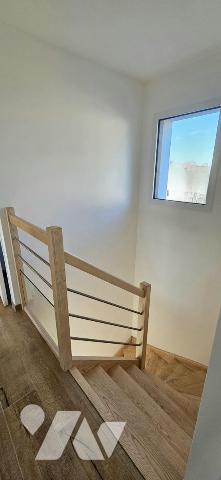 Maison Neuve - 5 chambres - 5 salles d'eau - Pièce de vie 64m²