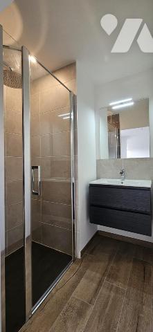 Maison Neuve - 5 chambres - 5 salles d'eau - Pièce de vie 64m²