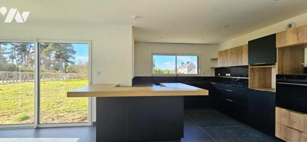 Maison Neuve - 5 chambres - 5 salles d'eau - Pièce de vie 64m²