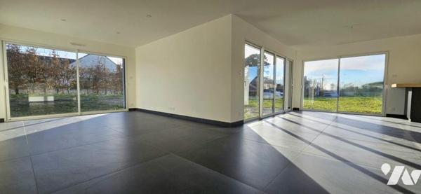 Maison Neuve - 5 chambres - 5 salles d'eau - Pièce de vie 64m²