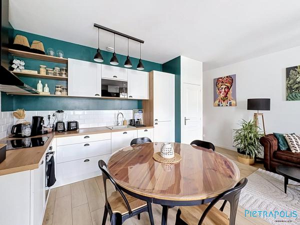 EN EXCLUSIVITÉ – Coup de cœur au cœur de Tarare : appartement rénové de 80 m² avec 3 chambres
