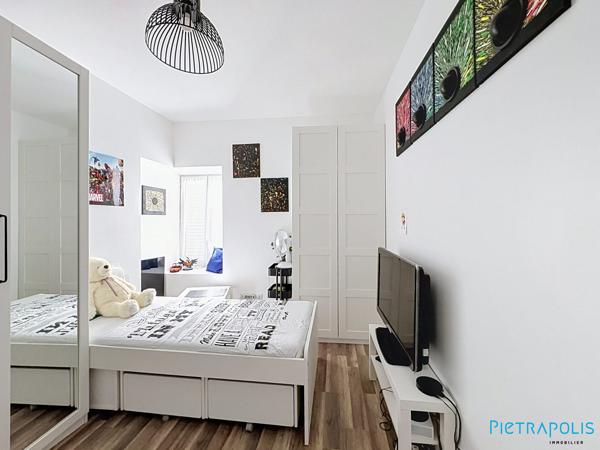 EN EXCLUSIVITÉ – Coup de cœur au cœur de Tarare : appartement rénové de 80 m² avec 3 chambres
