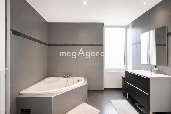 Maison à LA RICAMARIE, 42150 - 6 pièces 156m²