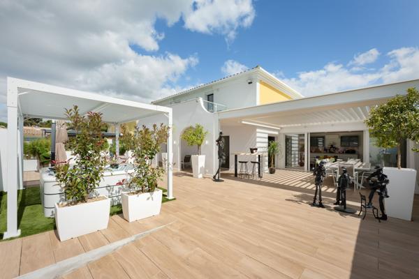 Vente Maison de luxe Agde 4 Pièces 143 m²