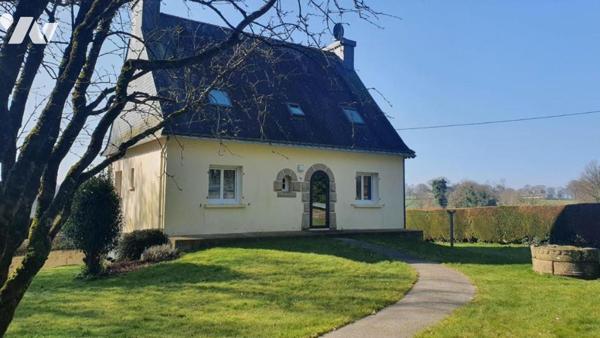Maison familiale au calme – Vue dégagée – À 5 min du centre de Gourin (56)
