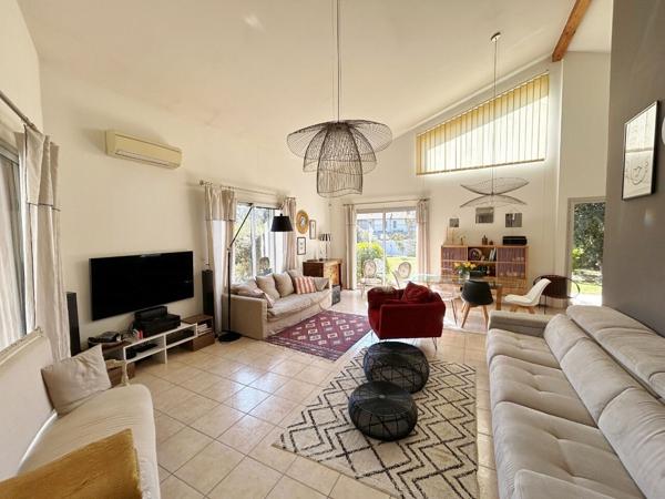 Maison 5 pièce(s) 176 m² sur plus de 1500 m² au centre de Daux