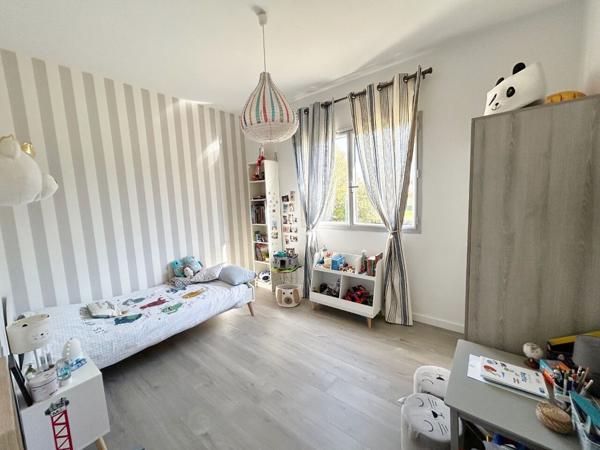 Maison 5 pièce(s) 176 m² sur plus de 1500 m² au centre de Daux