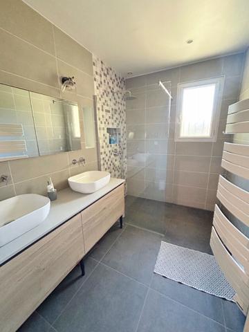 Maison 5 pièce(s) 176 m² sur plus de 1500 m² au centre de Daux