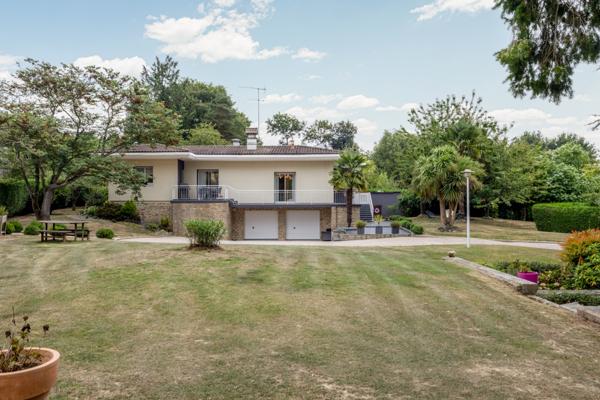 Vezin-le-Coquet (35132) MAISON D'EXCEPTION AU COEUR D'UN BEAU PARC ARBORE AUX PORTES DE RENNES