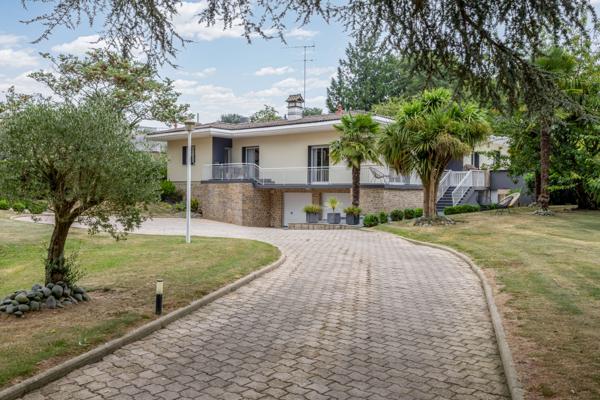 Vezin-le-Coquet (35132) MAISON D'EXCEPTION AU COEUR D'UN BEAU PARC ARBORE AUX PORTES DE RENNES