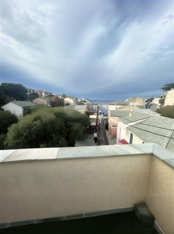 À vendre : Appartement de 3 pièces avec vue mer à Centuri