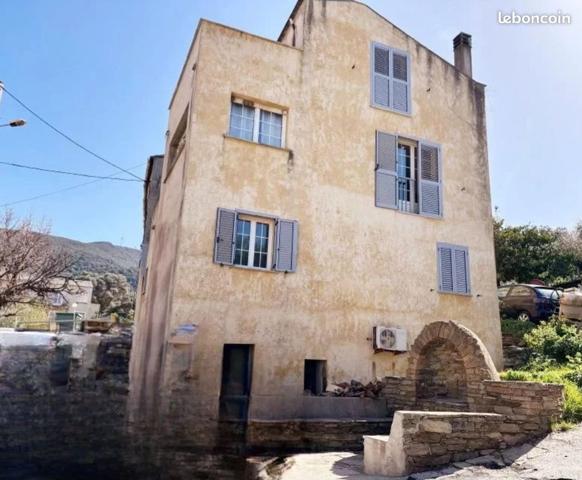 À vendre : Appartement de 3 pièces avec vue mer à Centuri