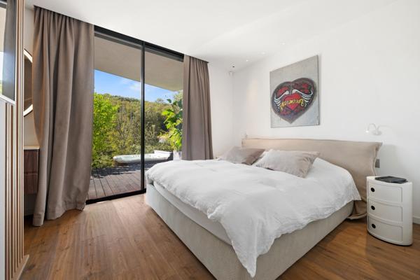 Vente Maison contemporaine La Colle-sur-Loup 6 Pièces 237.5 m²