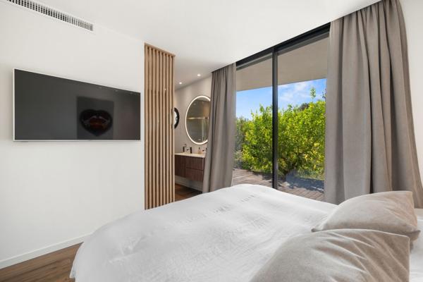 Vente Maison contemporaine La Colle-sur-Loup 6 Pièces 237.5 m²