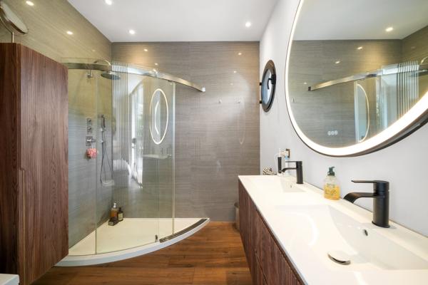 Vente Maison contemporaine La Colle-sur-Loup 6 Pièces 237.5 m²