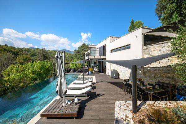 Vente Maison contemporaine La Colle-sur-Loup 6 Pièces 237.5 m²