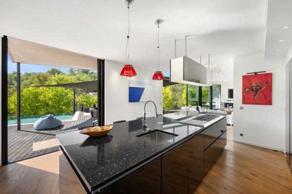 Vente Maison contemporaine La Colle-sur-Loup 6 Pièces 237.5 m²