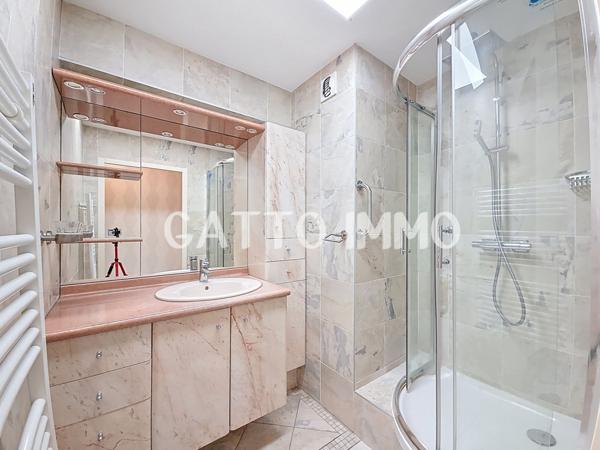 Metz (57070) METZ // Appartement T3 DE 81 m² // RESIDENCE 2010 SECURISEE AC PISCINE TERASSE GARAGE CAVE 2 CHAMBRES