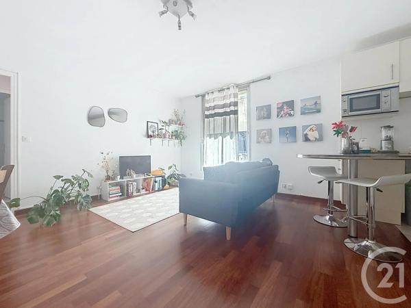 Appartement T2 à vendre  2 pièces - 44 m 2   REIMS  - 51