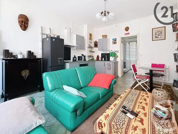 Appartement T2 à vendre  2 pièces - 44 m 2   REIMS  - 51