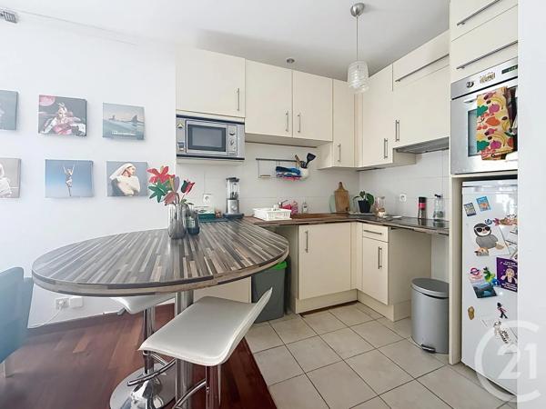 Appartement T2 à vendre  2 pièces - 44 m 2   REIMS  - 51