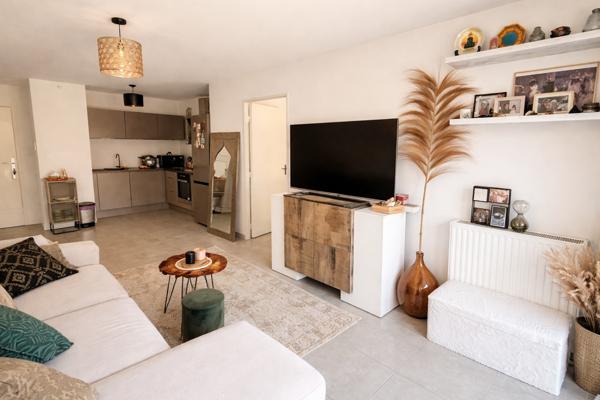 Septèmes-les-Vallons (13240) Appartement 2 pièces dans résidence récente "Le Ruby" avec terrasse au cœur du village.