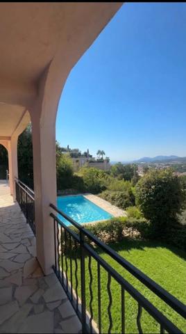 VIEUX-CANNET – PROPRIÉTÉ 195 M² – PISCINE – APERÇU MER – 5 CHAMBRES