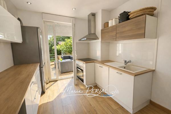 Appartement 3 pièces de 75 m² en rez-de-chaussée avec jardin privatif de 175 m², terrasse, cave et dépendance - Toul (54200)