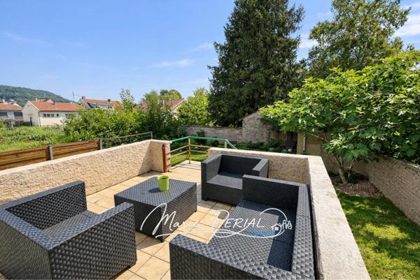 Appartement 3 pièces de 75 m² en rez-de-chaussée avec jardin privatif de 175 m², terrasse, cave et dépendance - Toul (54200)