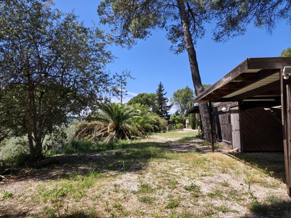 Brignoles (83170) Propriété avec vue dominante exceptionnelle, 2 villas sur 1.6 hectare environ