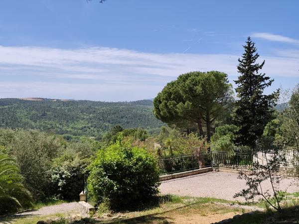 Brignoles (83170) Propriété avec vue dominante exceptionnelle, 2 villas sur 1.6 hectare environ