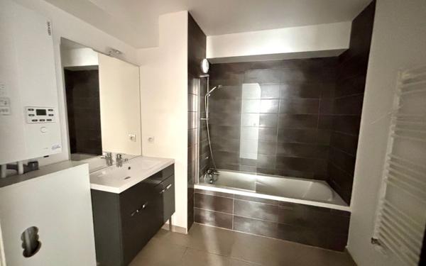 Appartement à louer    3 pièces • 66,80 m2 Villeurbanne