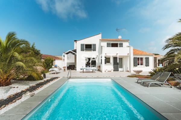 Maison avec piscine, dépendance et grand espace