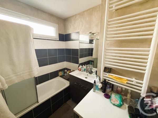 Appartement T3 à vendre  3 pièces - 66 m2 VENISSIEUX - 69