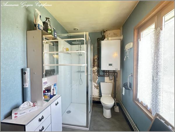 Centre de COURVILLE SUR EURE- maison de plain-pied, Surface- 92m², terrain clos de 395 m²