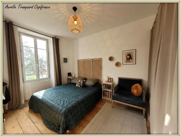 Maison de ville familiale (114m²) à vendre 6 pièces SAINT JEAN D'ANGELY (17) avec TERRASSE et JARDIN -parcelle 100m².