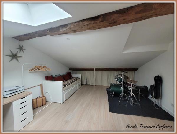 Maison de ville familiale (114m²) à vendre 6 pièces SAINT JEAN D'ANGELY (17) avec TERRASSE et JARDIN -parcelle 100m².