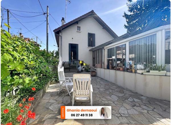 À 2 MIN DU RER E CHAMPIGNY CENTRE – MAISON 123 M² HABITABLES – 3 CHAMBRES/GRAND SEJOUR– TERRAIN 400 M² – 2 GARAGES – ATELIER 30 M²