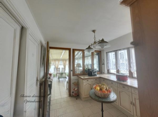 À 2 MIN DU RER E CHAMPIGNY CENTRE – MAISON 123 M² HABITABLES – 3 CHAMBRES/GRAND SEJOUR– TERRAIN 400 M² – 2 GARAGES – ATELIER 30 M²