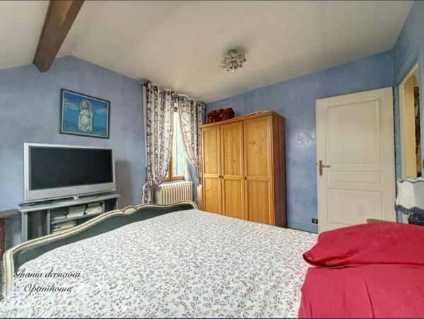 À 2 MIN DU RER E CHAMPIGNY CENTRE – MAISON 123 M² HABITABLES – 3 CHAMBRES/GRAND SEJOUR– TERRAIN 400 M² – 2 GARAGES – ATELIER 30 M²