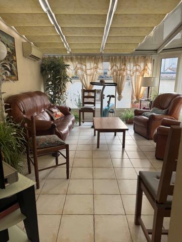 À 2 MIN DU RER E CHAMPIGNY CENTRE – MAISON 123 M² HABITABLES – 3 CHAMBRES/GRAND SEJOUR– TERRAIN 400 M² – 2 GARAGES – ATELIER 30 M²