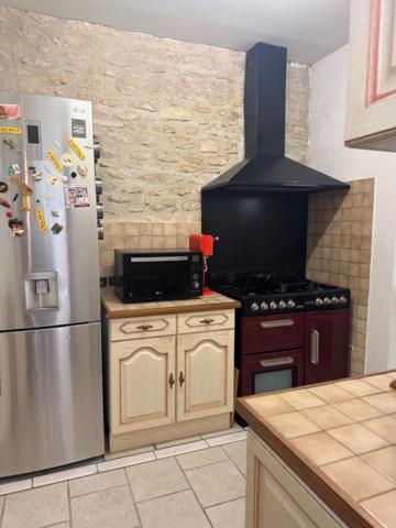 À 2 MIN DU RER E CHAMPIGNY CENTRE – MAISON 123 M² HABITABLES – 3 CHAMBRES/GRAND SEJOUR– TERRAIN 400 M² – 2 GARAGES – ATELIER 30 M²