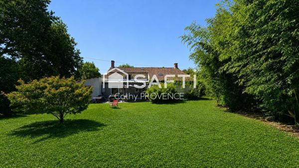 Maison de caractère - 219m² - Aubigny-Les Clouzeaux