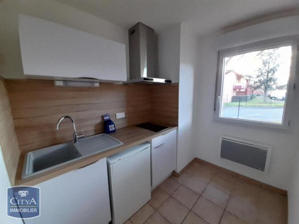 Appartement à louer 3 pièces 53.39m² Millau (12100)