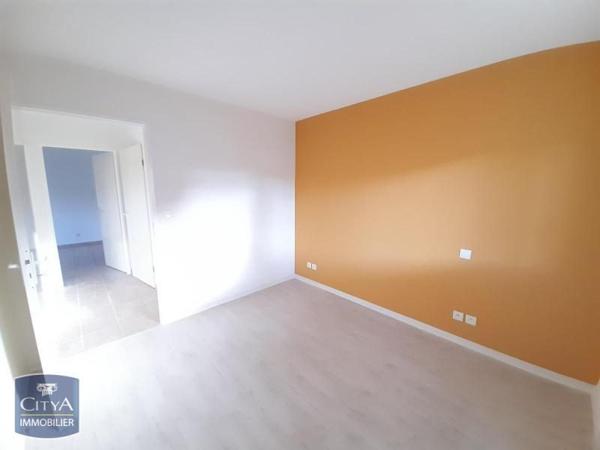 Appartement à louer 3 pièces 53.39m² Millau (12100)