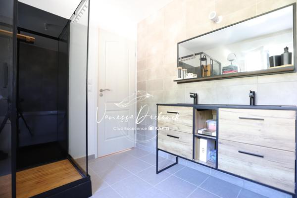 Maison récente 2025 – 4 chambres, modernité et lumière