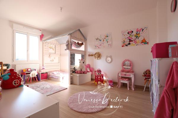 Maison récente 2025 – 4 chambres, modernité et lumière